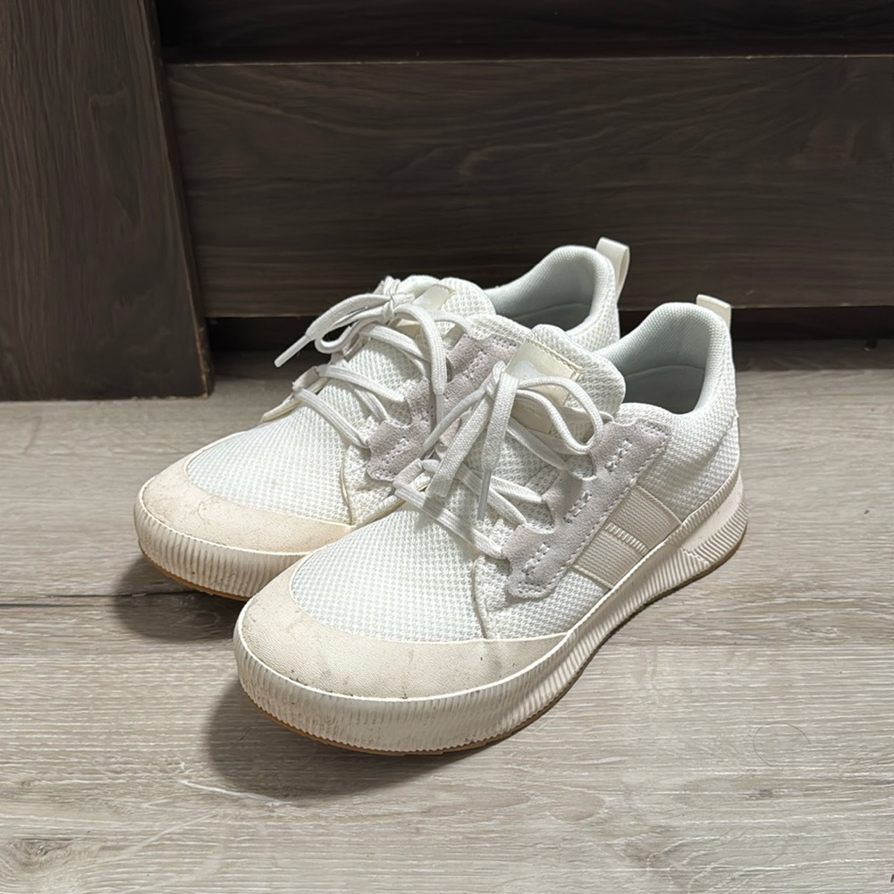 Sorel Women's Out 'N About III Low Waterproof Sneaker Size 8.5 Worn Once